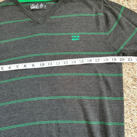 Billabong Men's Lightweight Charcoal Gray Sweater with Green Stripes Size Medium - Picture 6 of 8
